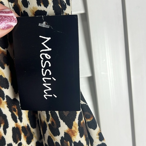 Messini Leopard Print Pleated Stretch A-Line Skirt Size Medium NWT - Picture 4 of 8